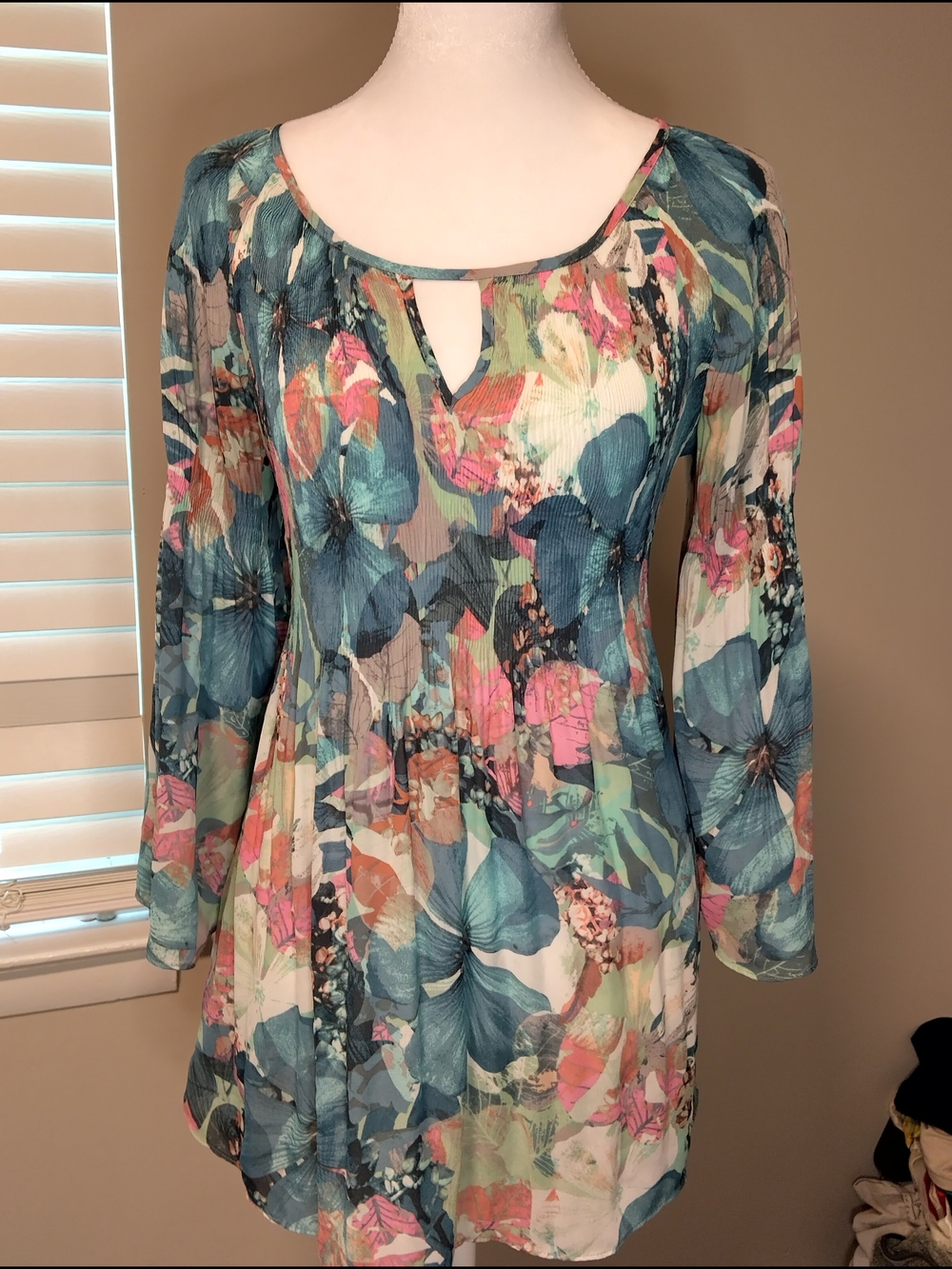 Spense Blue Green Pink Floral Keyhole Tunic Top